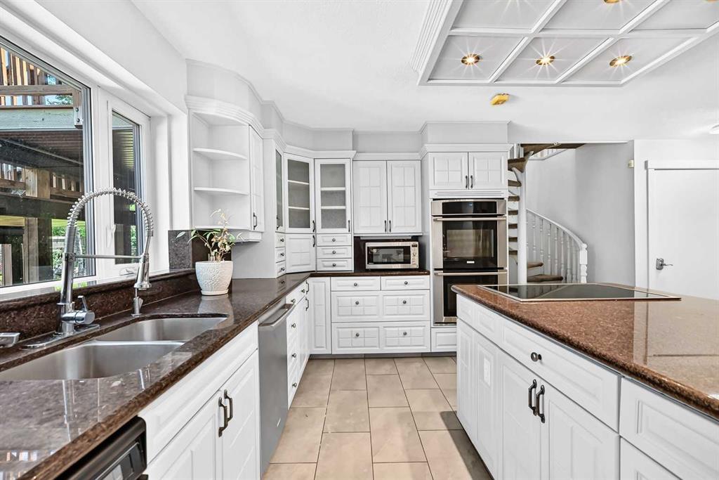 Picture of 884 EAST CHESTERMERE Drive , Chestermere Real Estate Listing