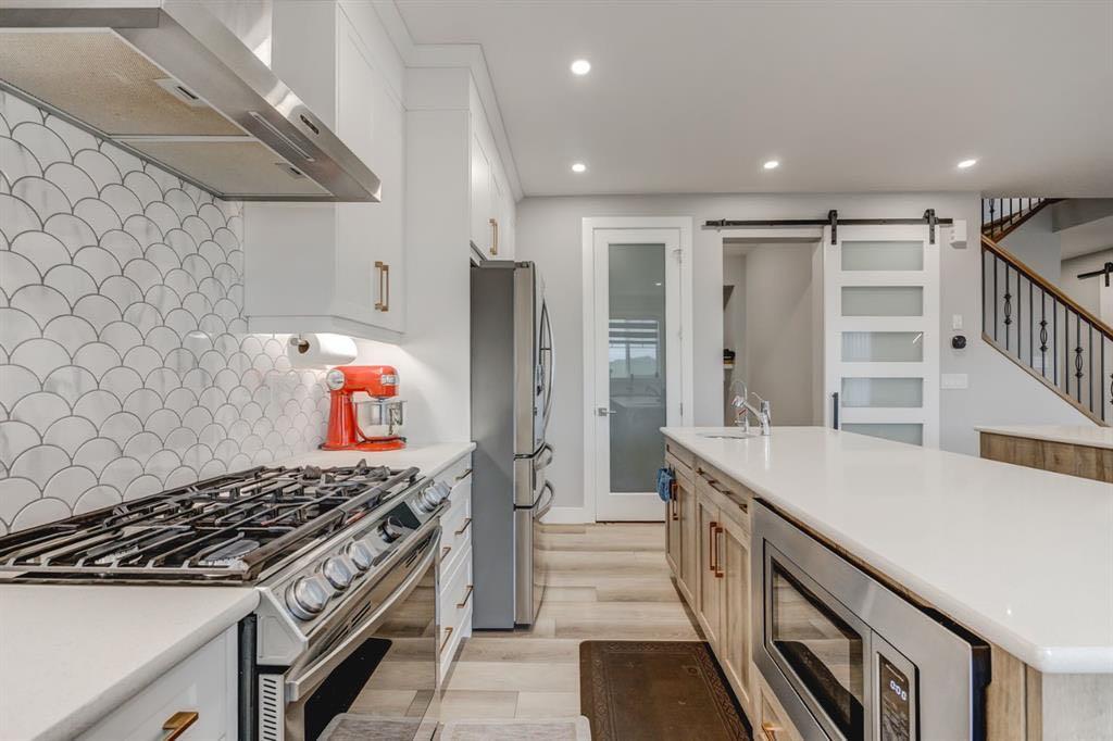 Picture of 146 Yorkstone Way SW, Calgary Real Estate Listing