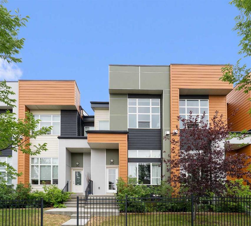 Picture of 205, 1530 Bayside Avenue SW, Airdrie Real Estate Listing