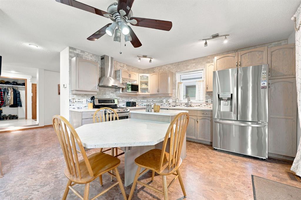 Picture of 760 Riverbend Drive SE, Calgary Real Estate Listing