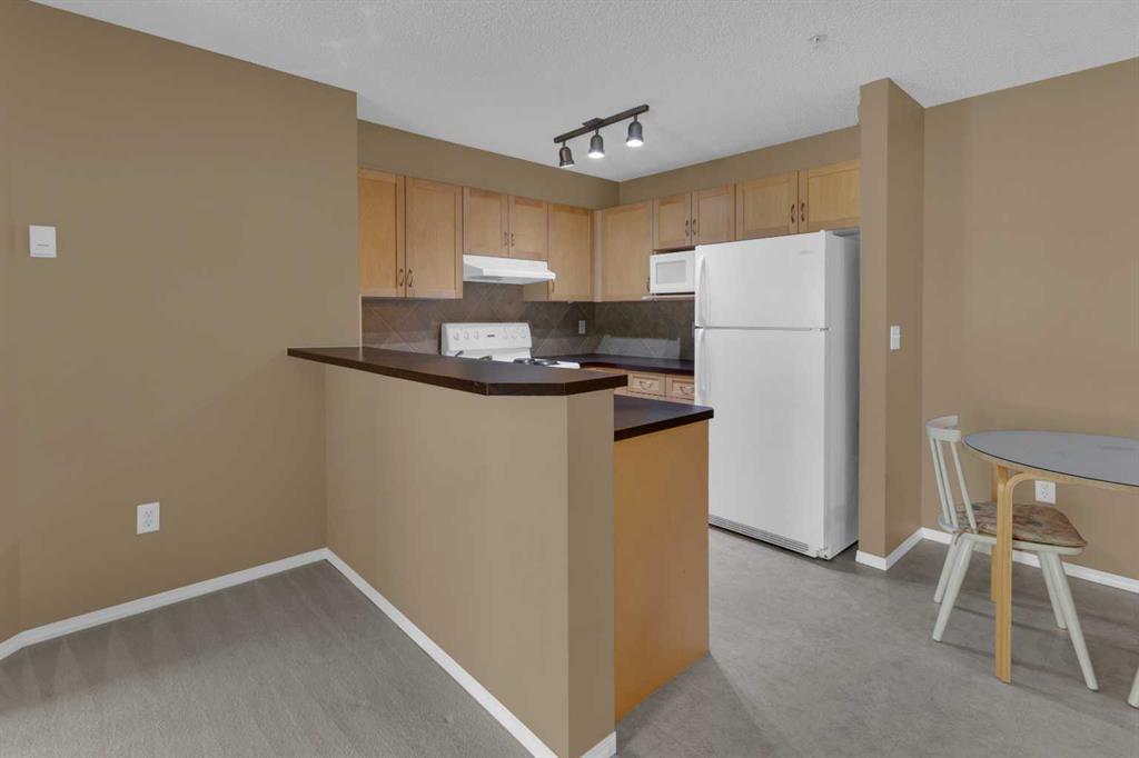 Picture of 6213, 70 Panamount Drive NW, Calgary Real Estate Listing