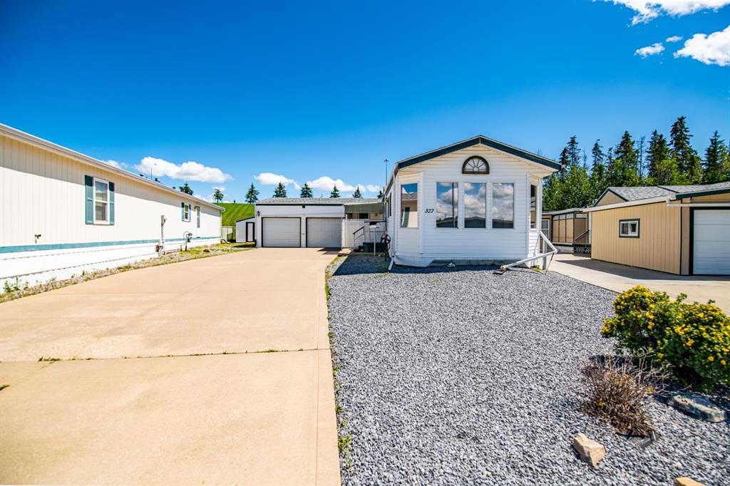 Picture of 327, 37534 England Way , Rural Red Deer County Real Estate Listing