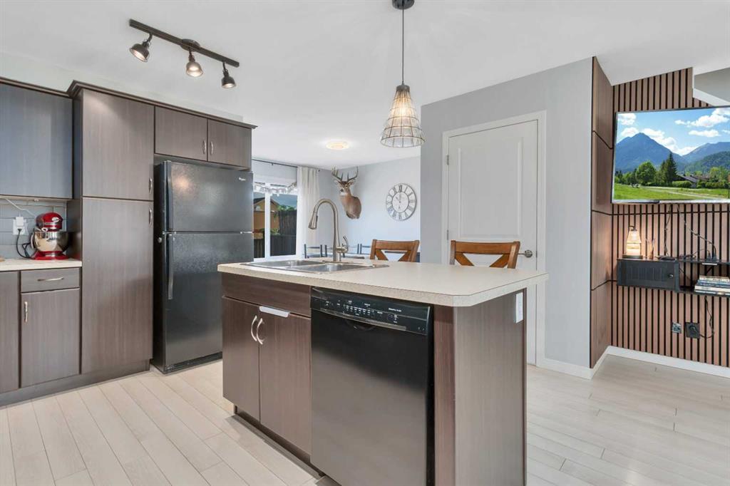 Picture of 28 Rafferty Court , Sylvan Lake Real Estate Listing