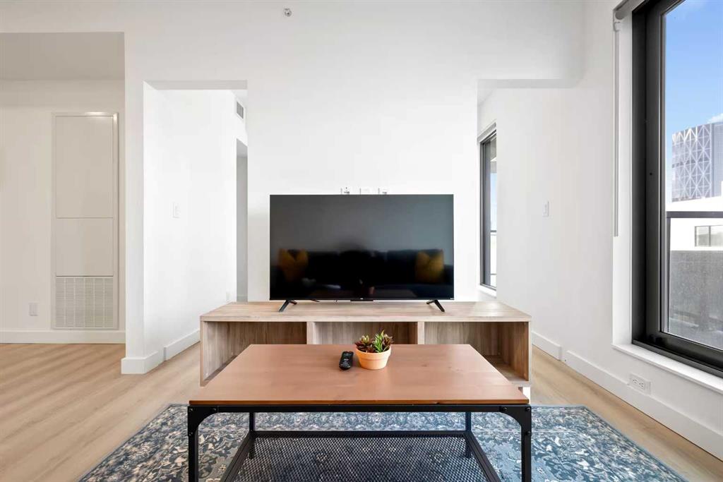 Picture of 405, 123 4 Street NE, Calgary Real Estate Listing