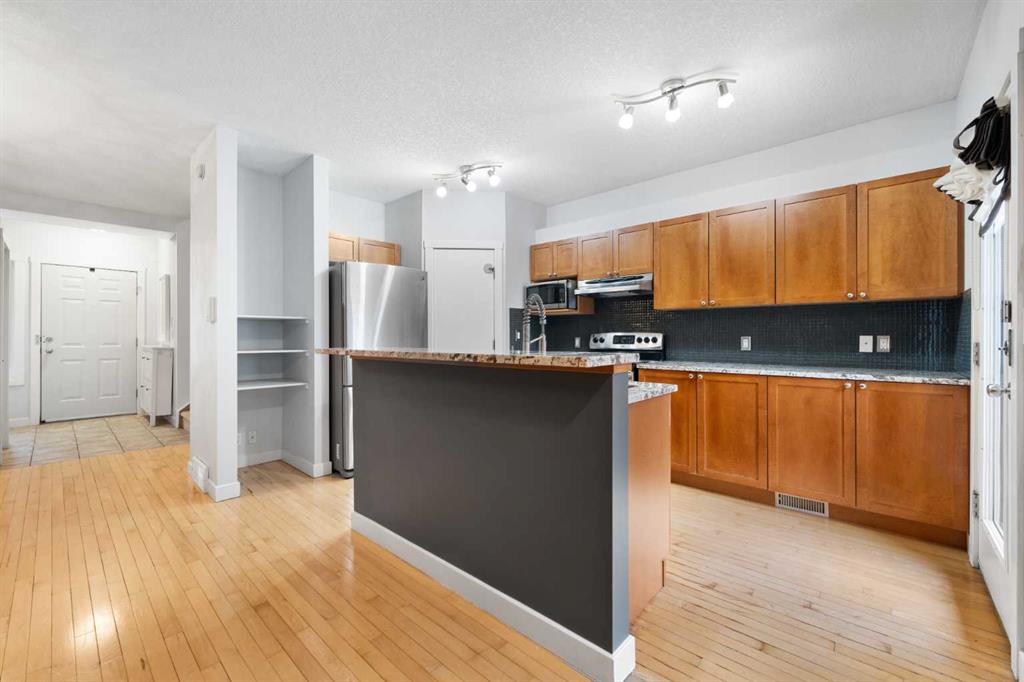 Picture of 2, 1620 27 Avenue SW, Calgary Real Estate Listing
