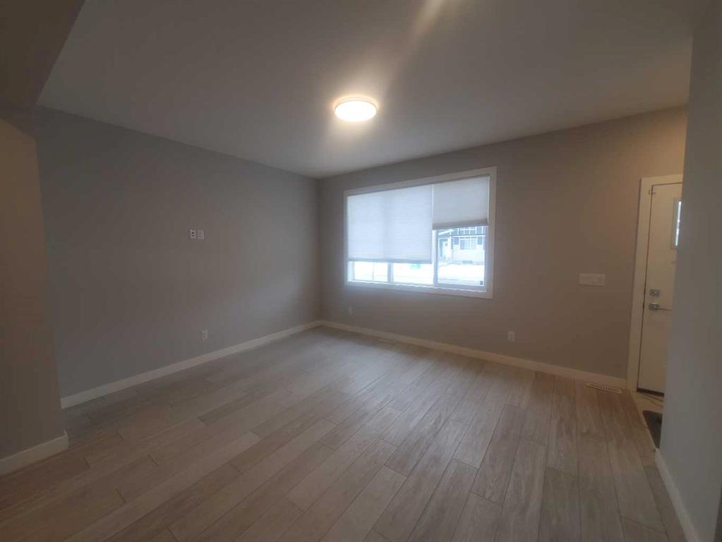 Picture of 1045 West Lakeview Drive , Chestermere Real Estate Listing