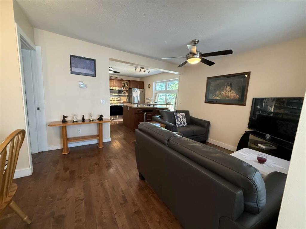 Picture of 304 5 Avenue E, Hanna Real Estate Listing