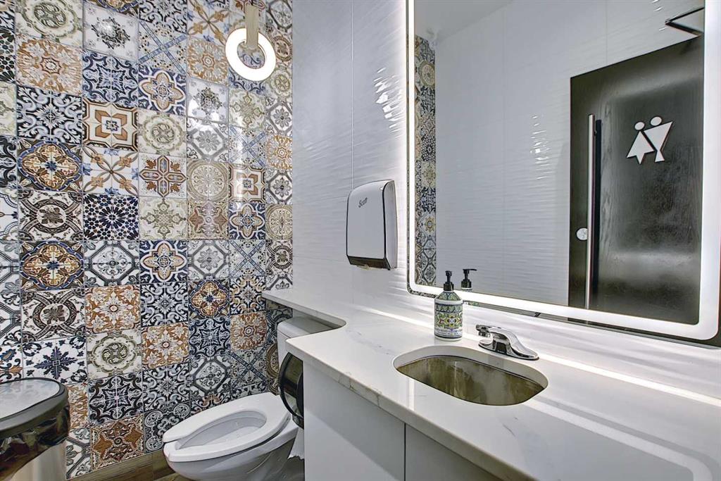 Picture of 120 EDMONTON TRAIL  , Calgary Real Estate Listing