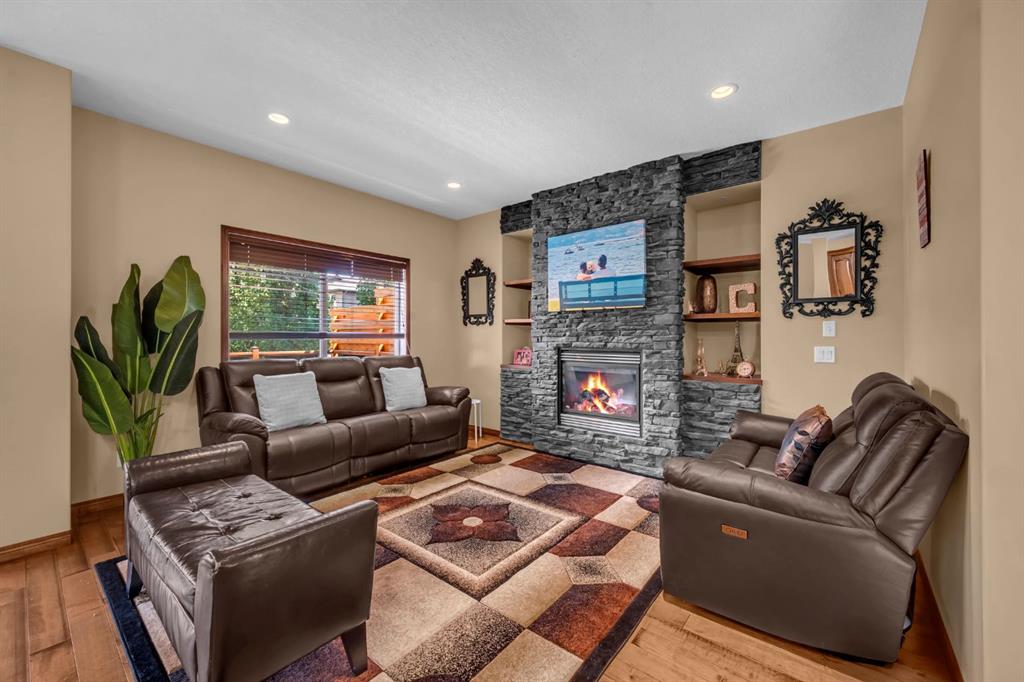 Picture of 1011 Kings Heights Road SE, Airdrie Real Estate Listing