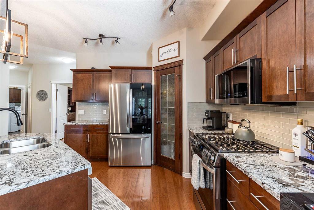 Picture of 18 Ranchlands Lane NE, Medicine Hat Real Estate Listing