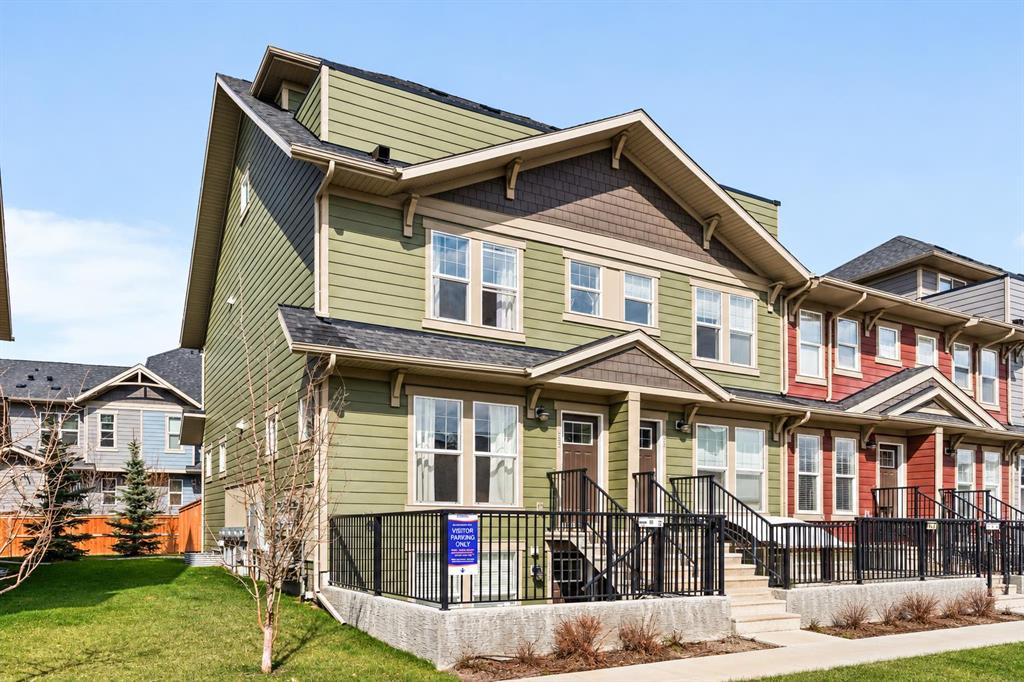 Picture of 463 Cranbrook Square SE, Calgary Real Estate Listing
