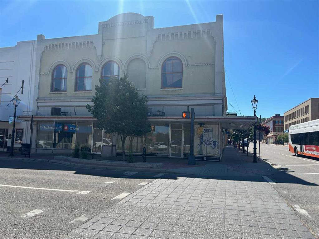 Picture of 601 2 Street SE, Medicine Hat Real Estate Listing