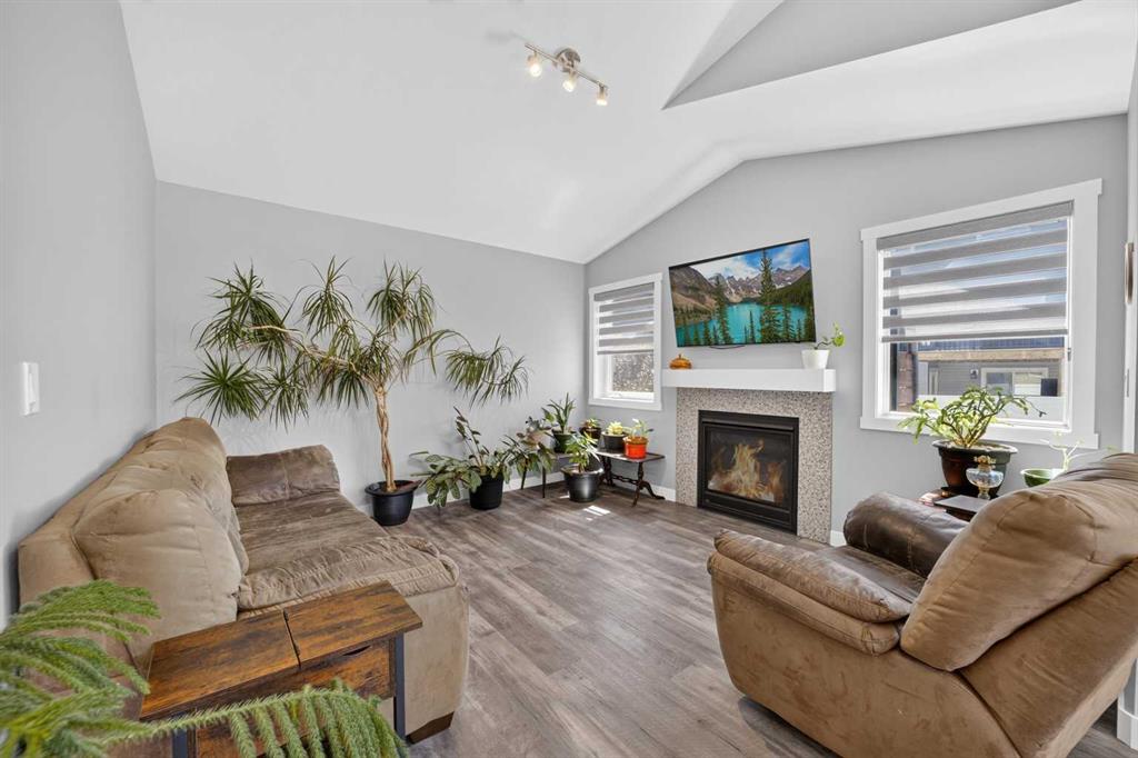 Picture of 36 Cameron Close , Sylvan Lake Real Estate Listing
