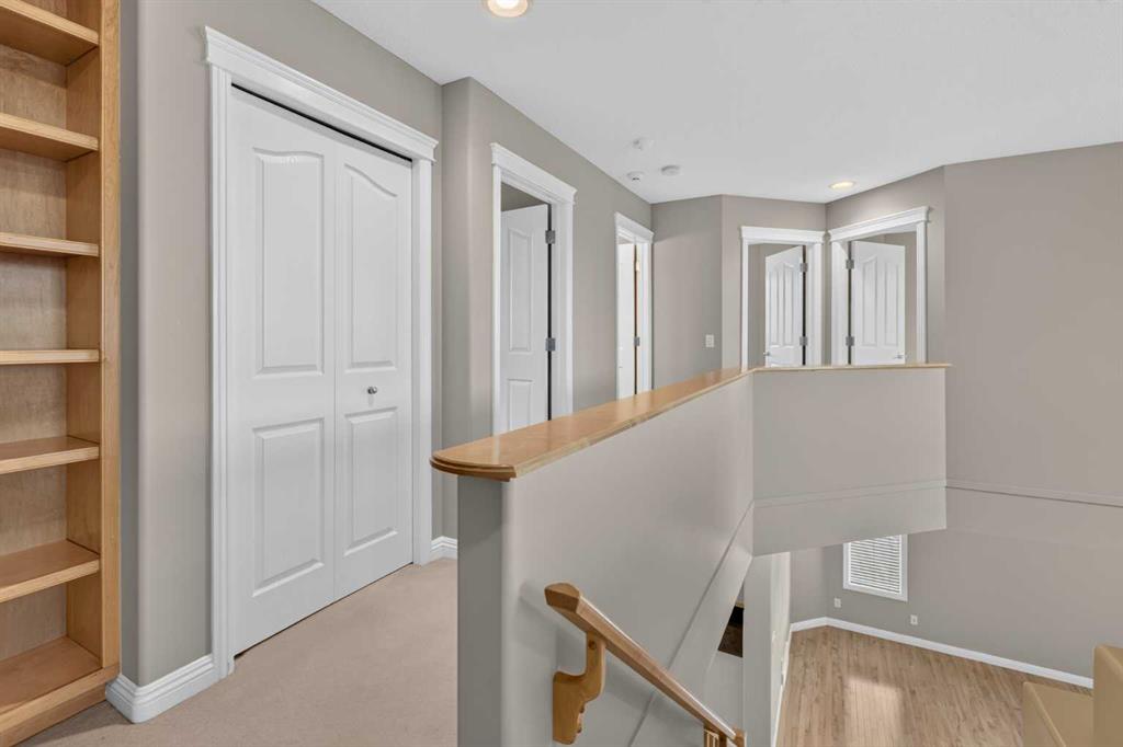Picture of 25 Panamount Rise NW, Calgary Real Estate Listing