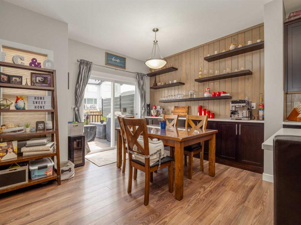 Picture of 386 Moonlight Way W, Lethbridge Real Estate Listing