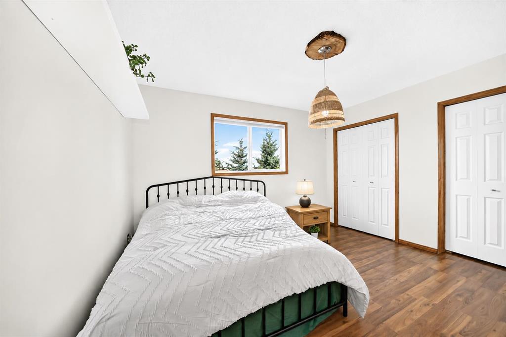 Picture of 32 CIMARRON MEADOWS Way , Okotoks Real Estate Listing