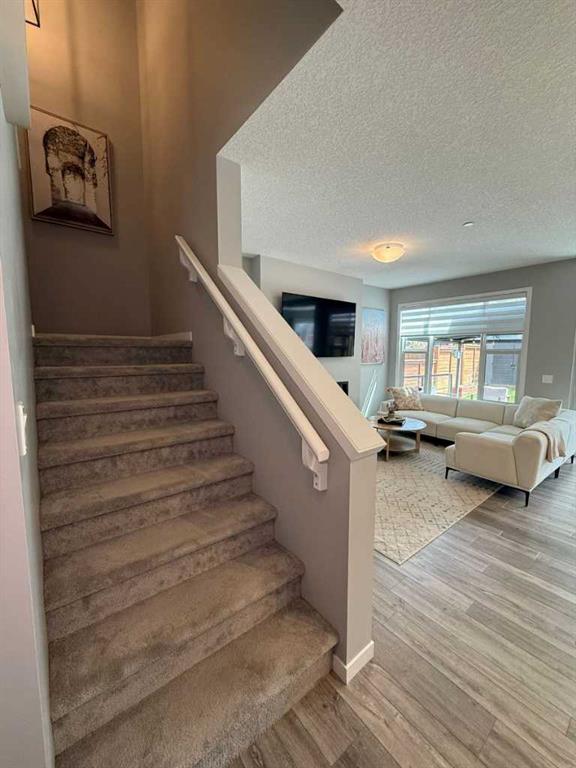 Picture of 198 Howse Drive NE, Calgary Real Estate Listing
