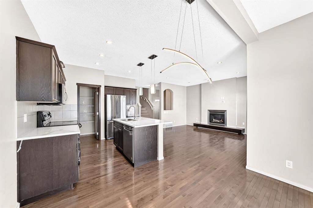 Picture of 277 Saddlecrest Way NE, Calgary Real Estate Listing