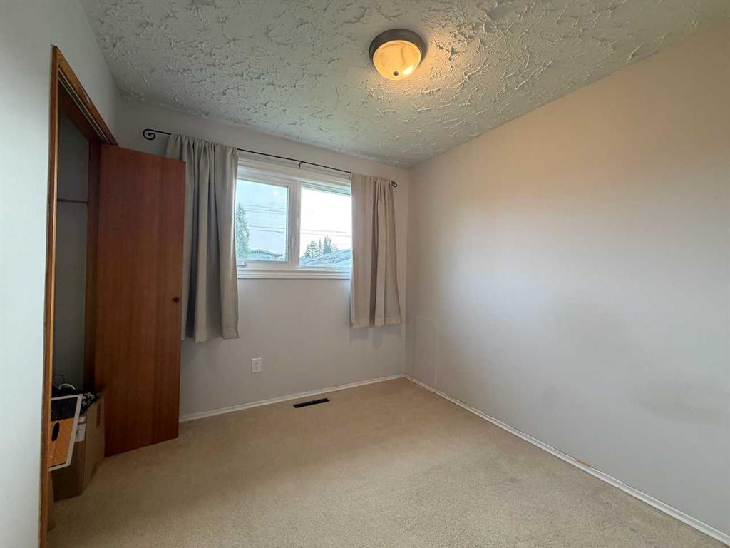 Picture of 22 Athabasca Drive , Whitecourt Real Estate Listing