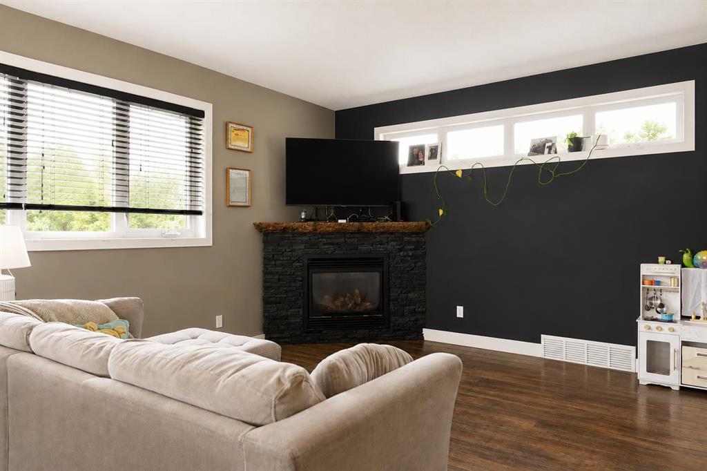 Picture of 10619 84 Street , Peace River Real Estate Listing