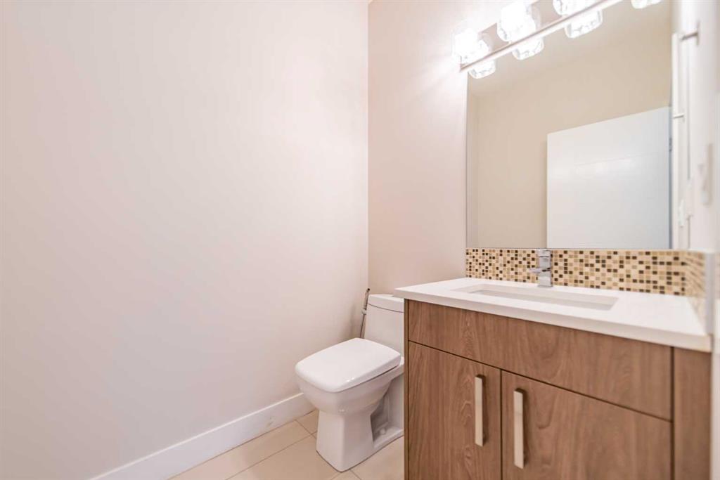 Picture of 2, 1934 26 Street SW, Calgary Real Estate Listing