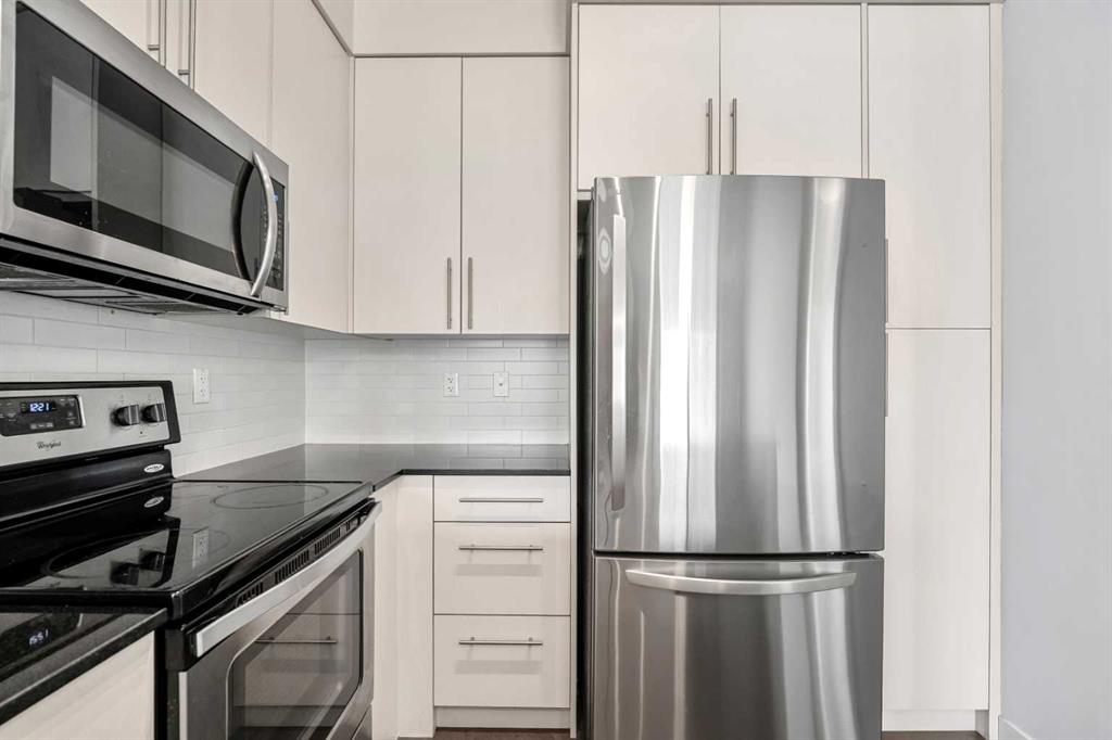 Picture of 4311, 5305 32 Avenue SW, Calgary Real Estate Listing
