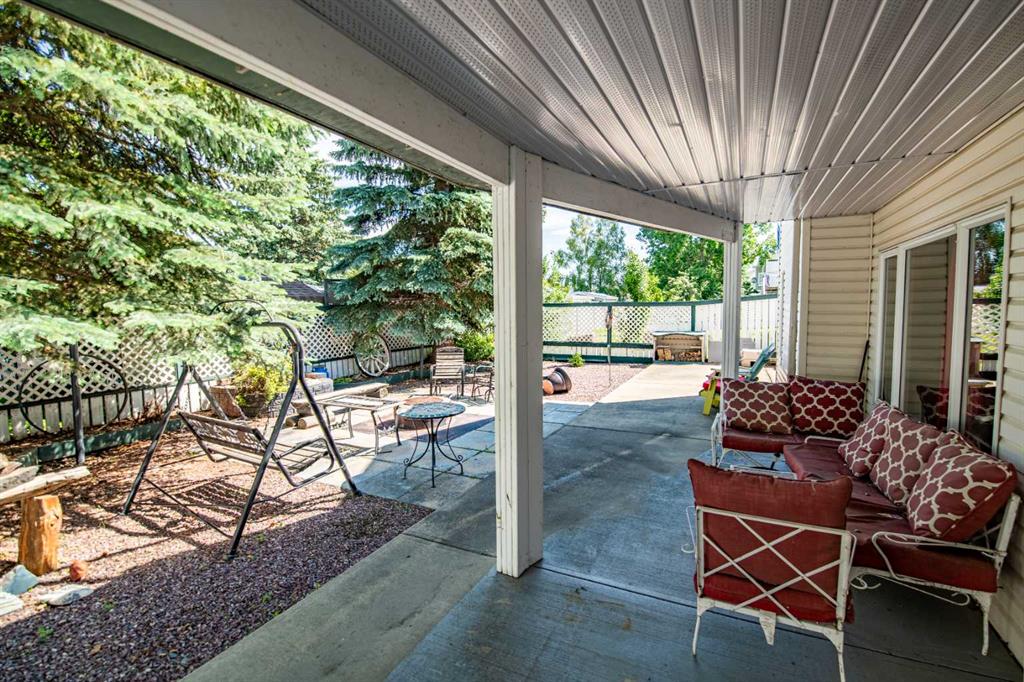 Picture of 28 Westwood Crescent , Sylvan Lake Real Estate Listing
