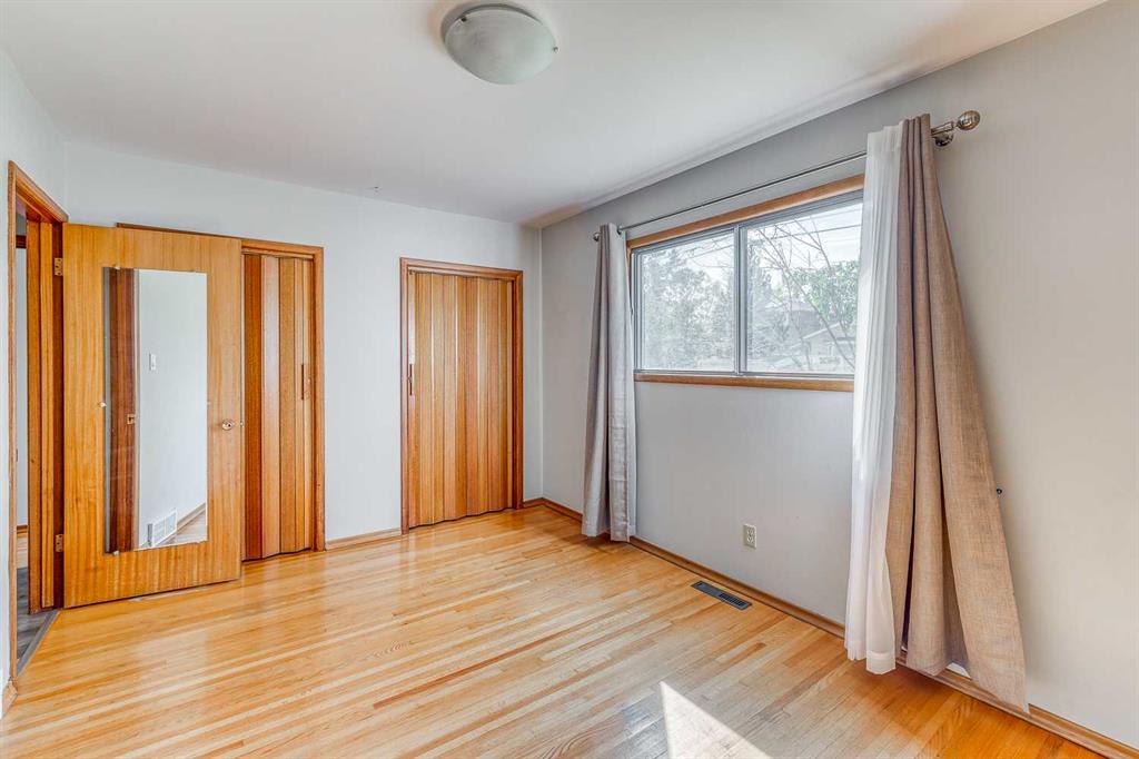 Picture of 10619 Elbow Drive SW, Calgary Real Estate Listing