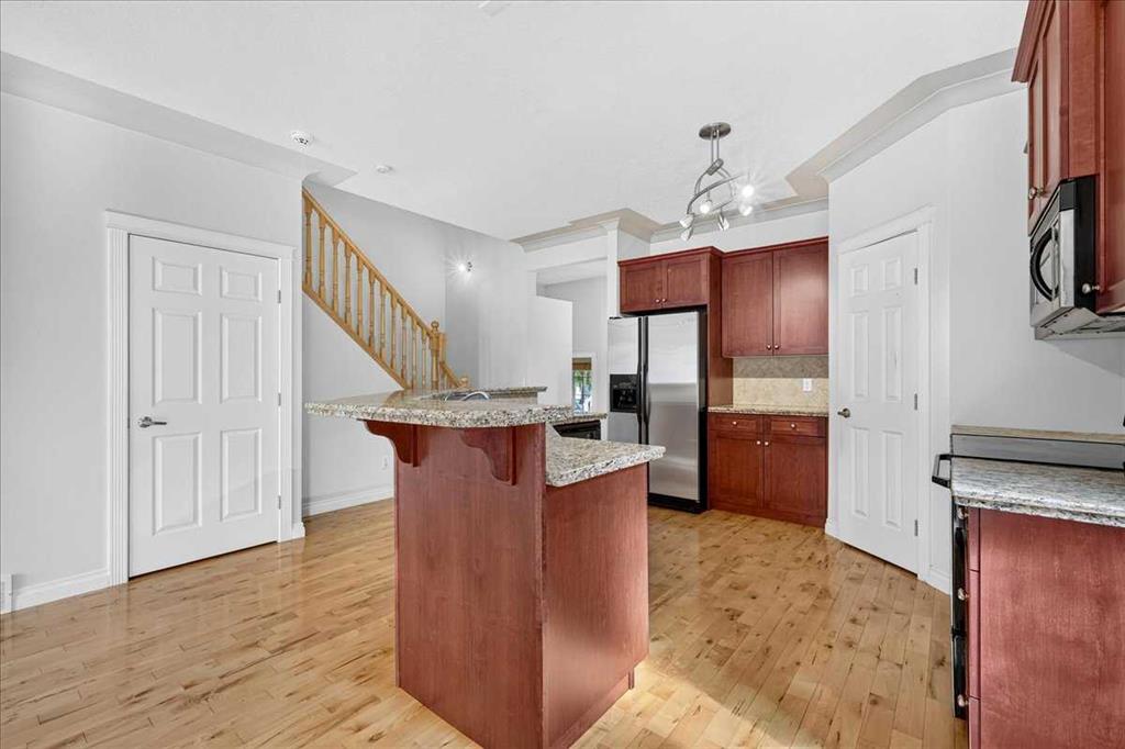 Picture of 125 25 Avenue NW, Calgary Real Estate Listing
