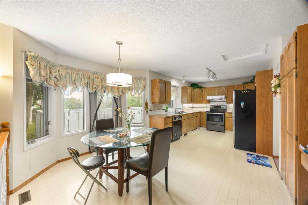 Picture of 107 Hampshire Close NW, Calgary Real Estate Listing