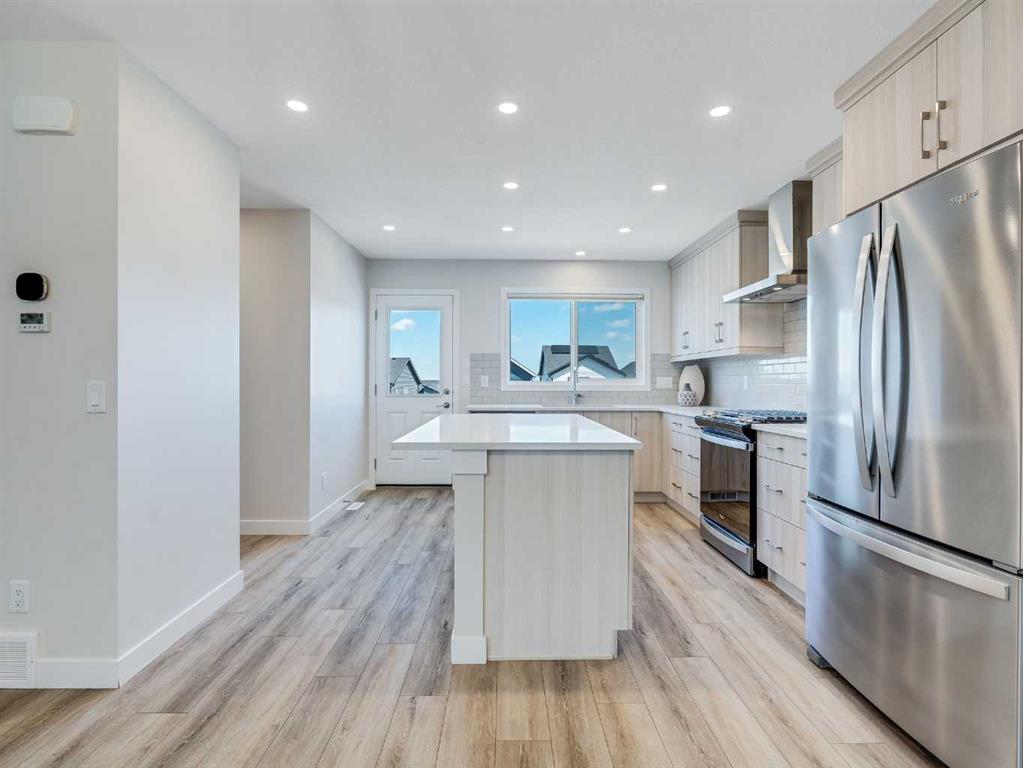 Picture of 235 Aquila Way NW, Calgary Real Estate Listing