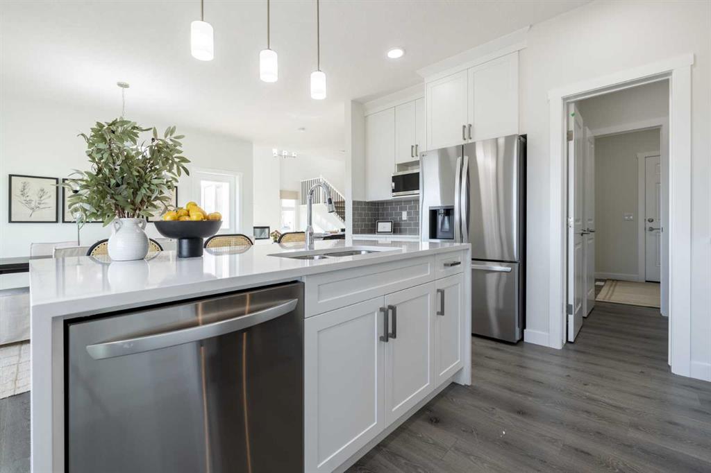Picture of 13 Quartz Gate , Balzac Real Estate Listing