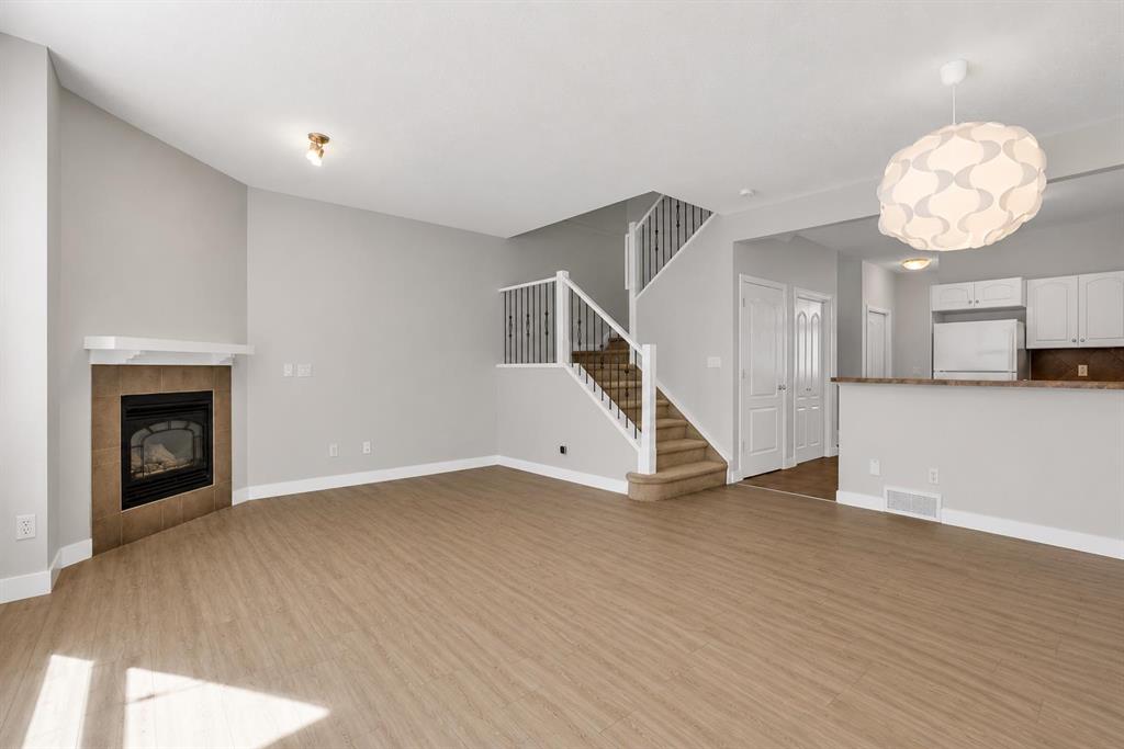 Picture of 34 Royal Manor NW, Calgary Real Estate Listing