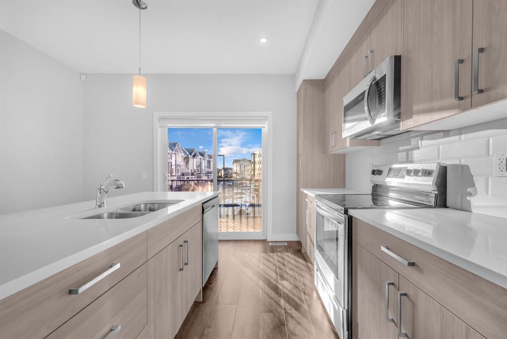 Picture of 450 Canals Crossing SW, Airdrie Real Estate Listing