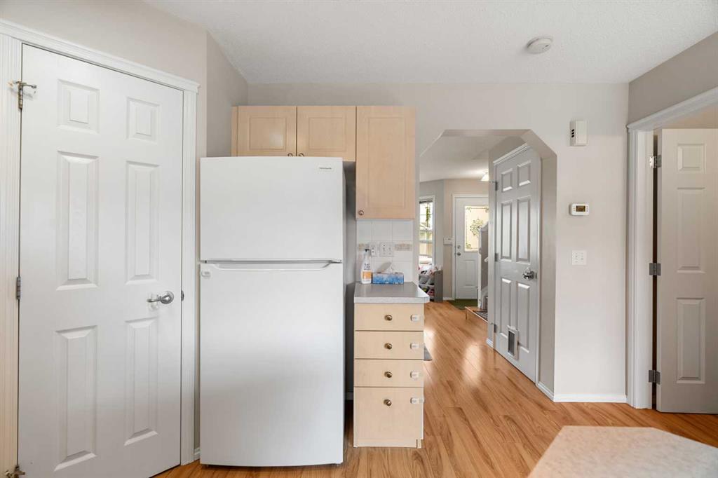 Picture of 172 Citadel Bluff Close NW, Calgary Real Estate Listing