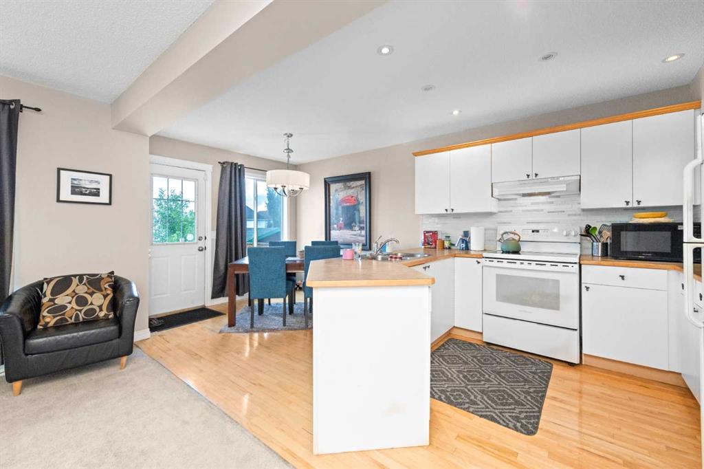 Picture of 40 hidden Point NW, Calgary Real Estate Listing