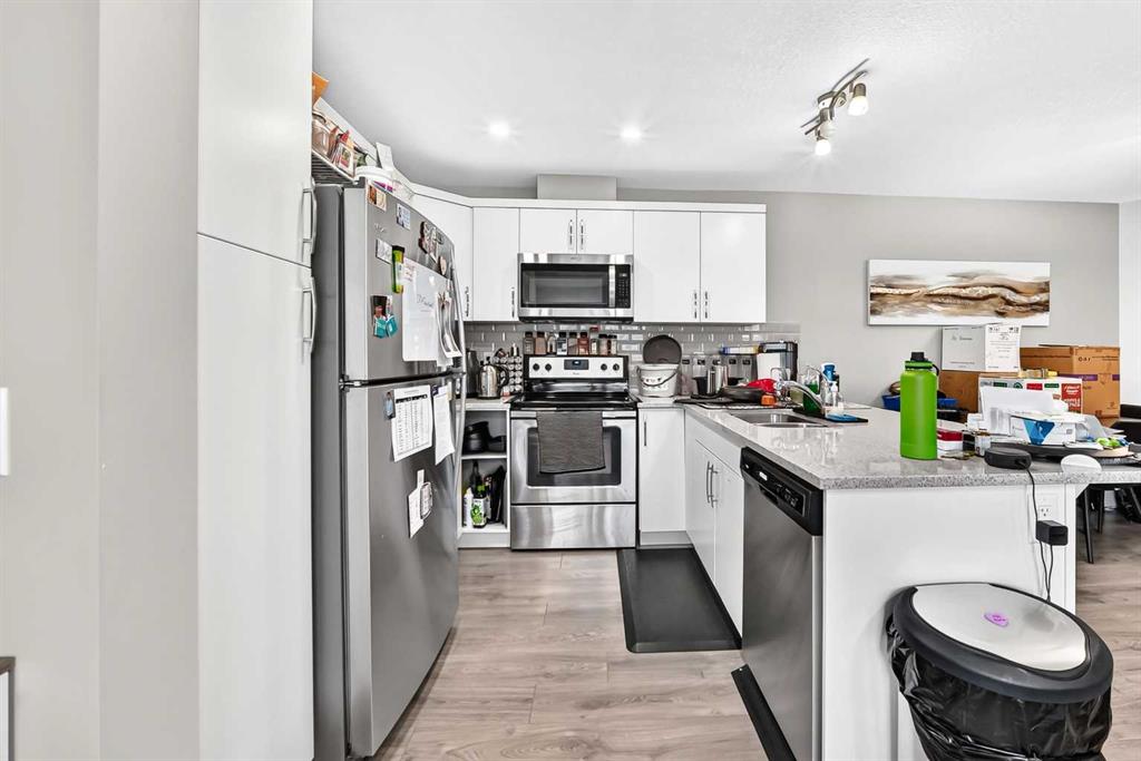 Picture of 1207 140 Avenue NW, Calgary Real Estate Listing