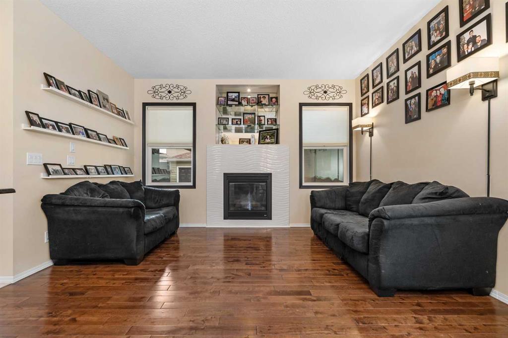 Picture of 80 Legacy Crescent SE, Calgary Real Estate Listing