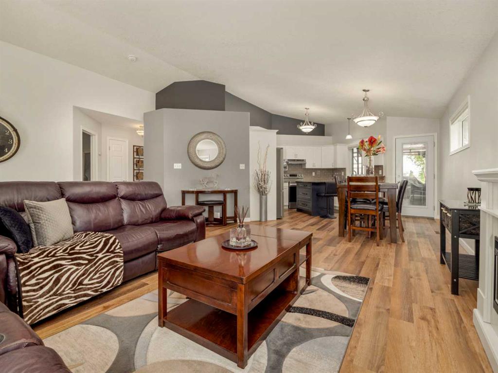 Picture of 7 Kodiak Boulevard N, Lethbridge Real Estate Listing