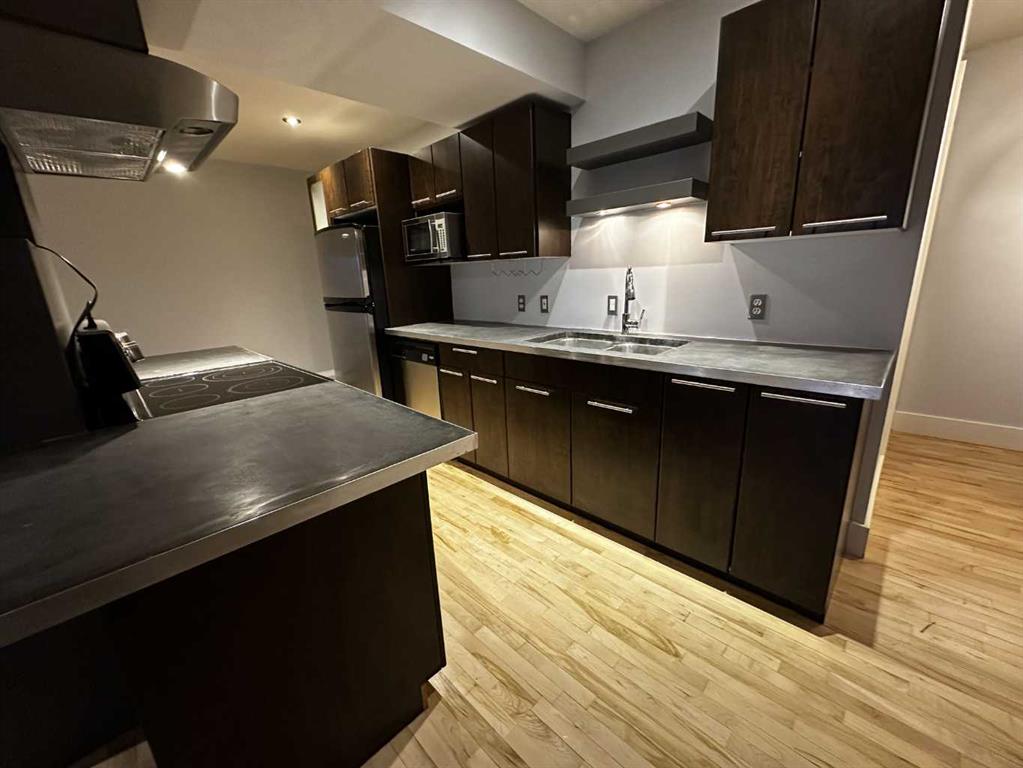 Picture of 7, 1530 26 Avenue SW, Calgary Real Estate Listing