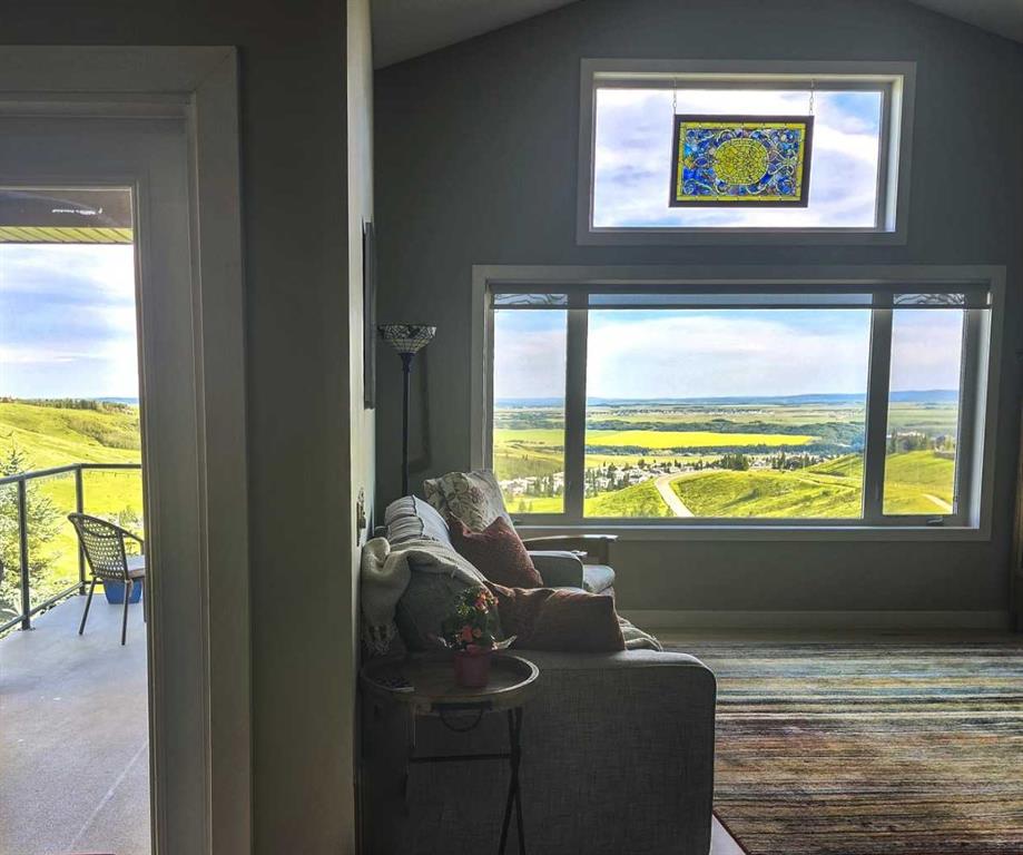 Picture of 39 Glenvista Place , Cochrane Real Estate Listing