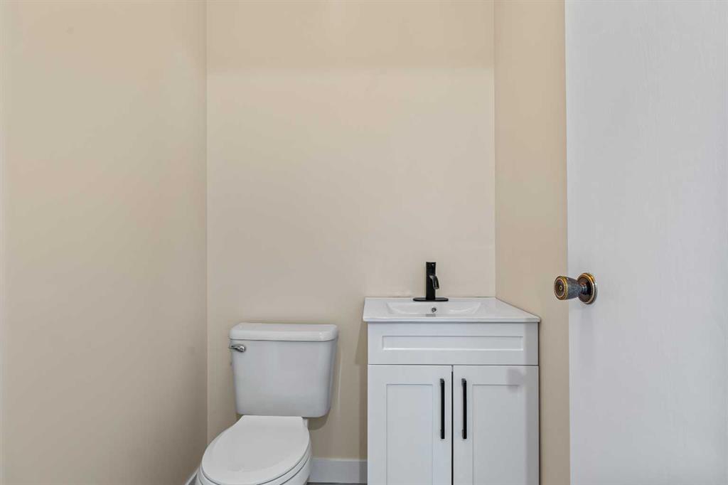 Picture of 101 Sabrina Way SW, Calgary Real Estate Listing