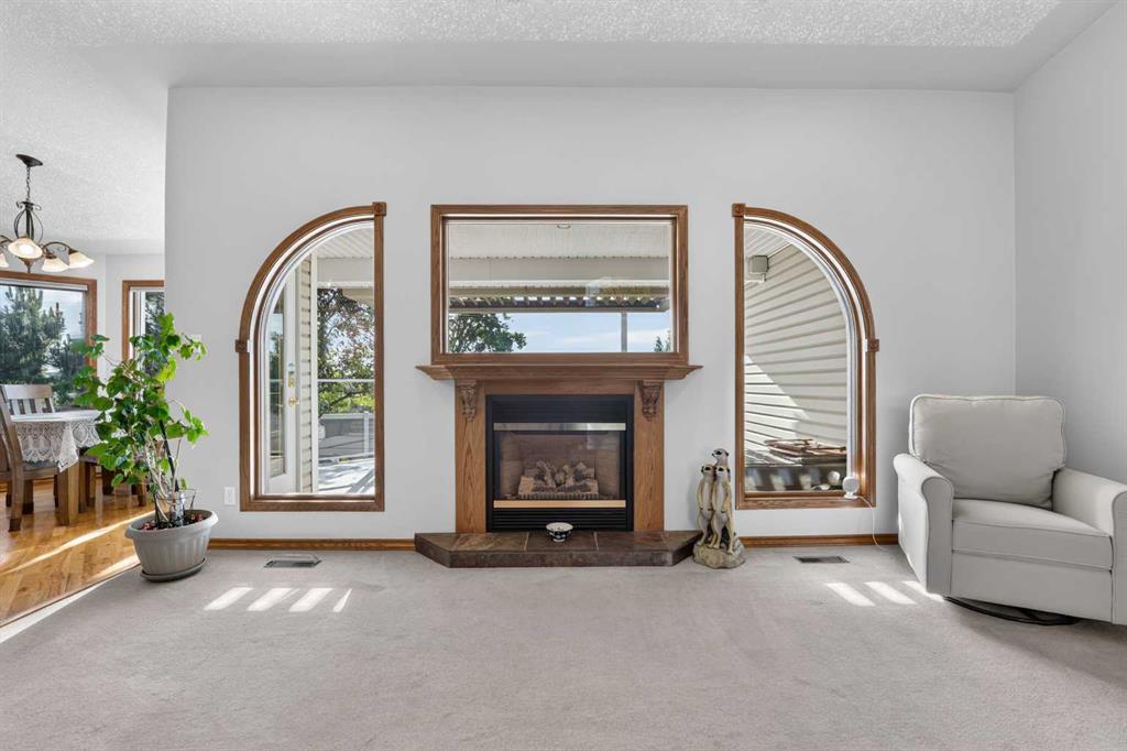 Picture of 27 Cougar Bay N, Lethbridge Real Estate Listing