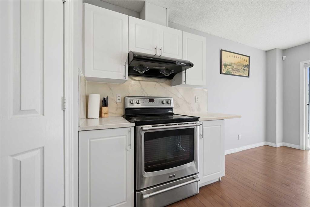 Picture of 33 Saddlecrest Close NE, Calgary Real Estate Listing