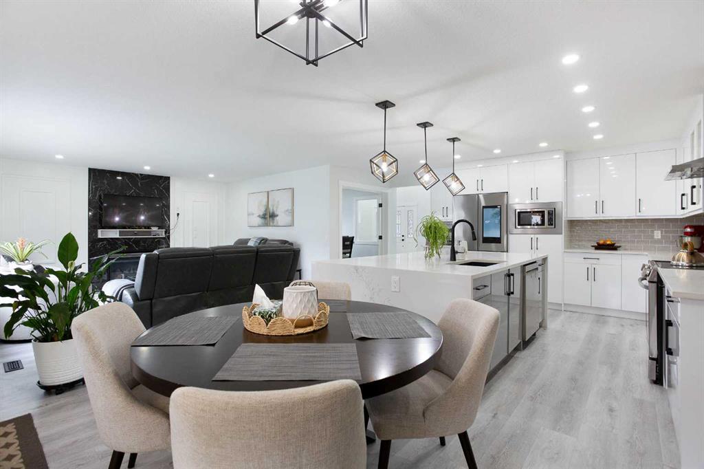 Picture of 42 Kingsland Place SE, Airdrie Real Estate Listing