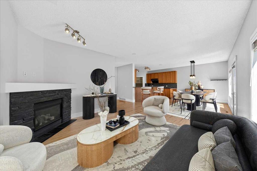 Picture of 18 Cougarstone Bay SW, Calgary Real Estate Listing