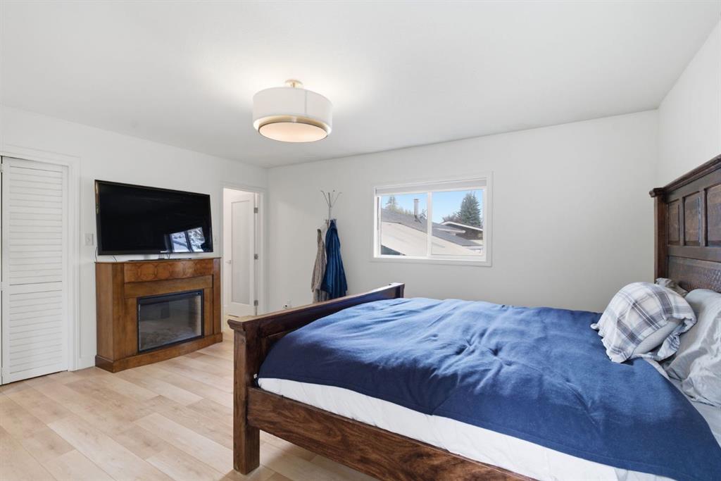 Picture of 4752 Nipawin Crescent NW, Calgary Real Estate Listing