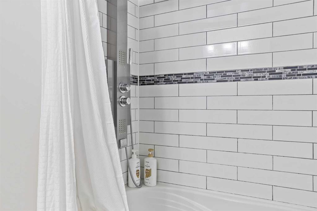 Picture of 3, 601 4 Street , Canmore Real Estate Listing