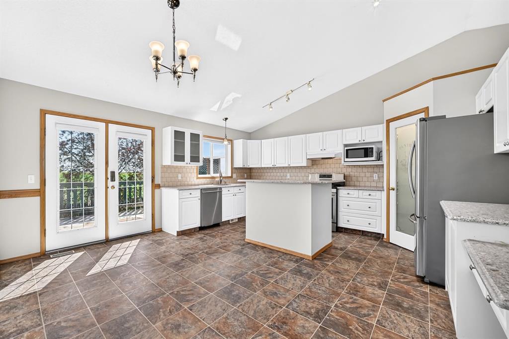 Picture of 417 9 Street , Beiseker Real Estate Listing