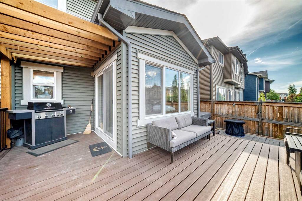 Picture of 16 Sunrise Crescent , Cochrane Real Estate Listing